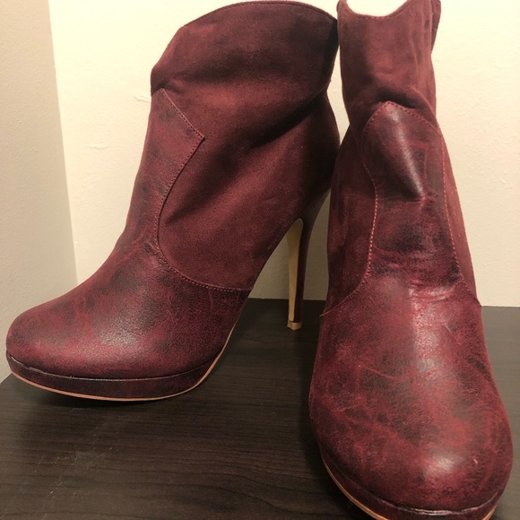 Maroon suede ankle booties BRAND NEW - Picture 1 of 4